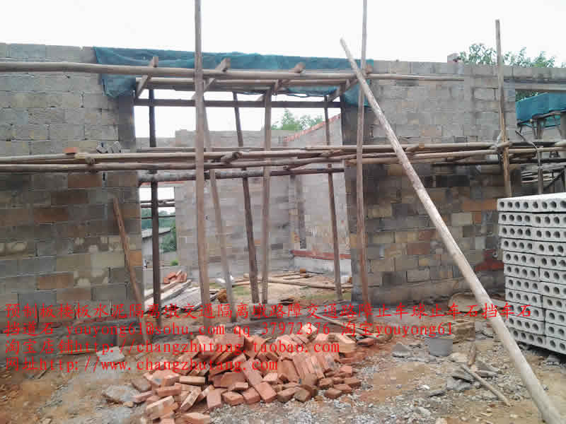 快线桥附近民用房屋 成功案例1水泥隔离墩 交通隔离墩 路障 交通路障  止车球 止车石 挡车石 挡道石.jpg